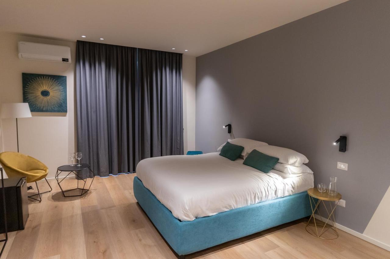 Pasubio Quattro Bb Bed & Breakfast Catania Bagian luar foto