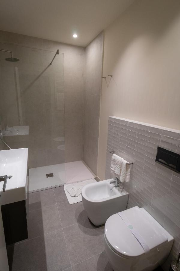 Pasubio Quattro Bb Bed & Breakfast Catania Bagian luar foto